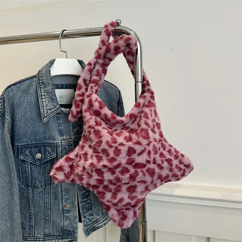 Winter Furry Star Large Capacity Girls Shoulder Bag Vintage Tote Handbags Female Purse Leopard Plush Crossbody Bags for Women 250811
