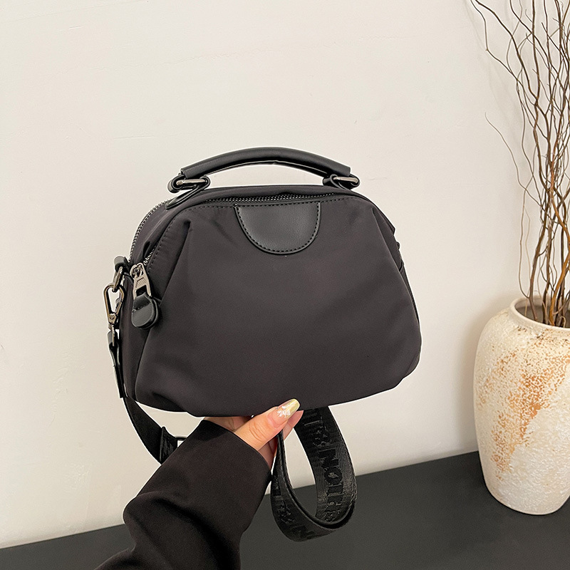 Lightweight Oxford Cloth Handbag for Women 2025 New Simple Casual Multi-layer Large Capacity Single Shoulder Crossbody Bag ddmymoon