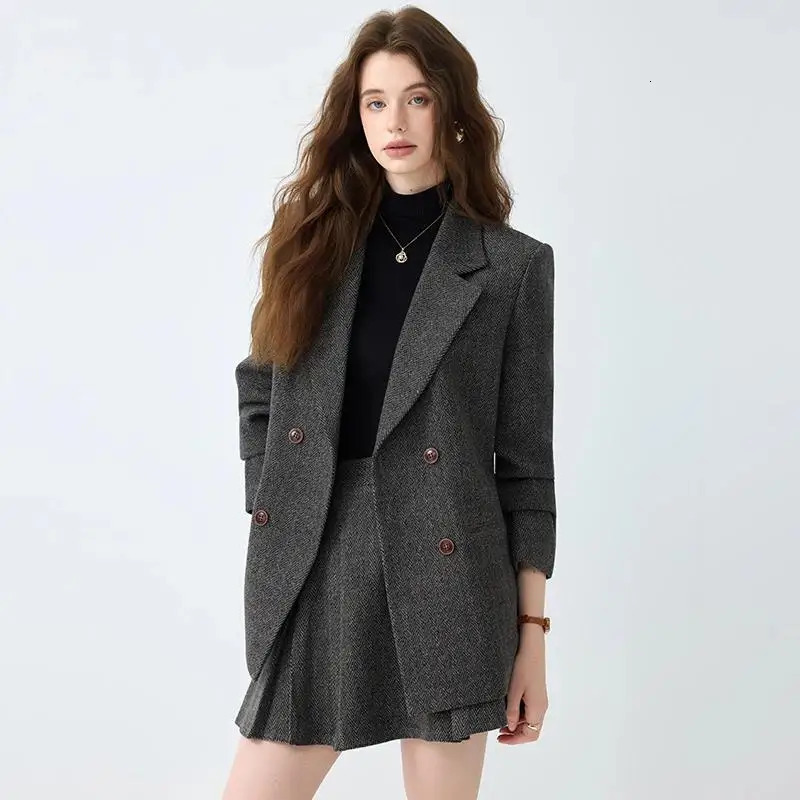 Winter Womens Woolen Jacket and Short Skirt Two Pieces Matching Sets Office Lady Vintage Casual Suits Plus Size Outfit 250811