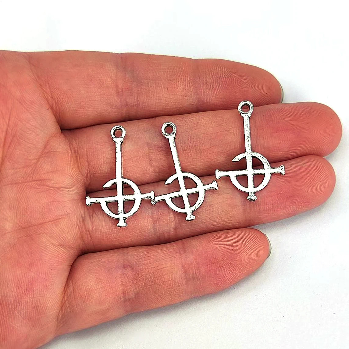 50pcs Mysterious Cross Ghost Destinys Gate Key Pendant charm Punk Cross Ghoul chain Ghost Band Grucifix Pope emeritus DIY 250807
