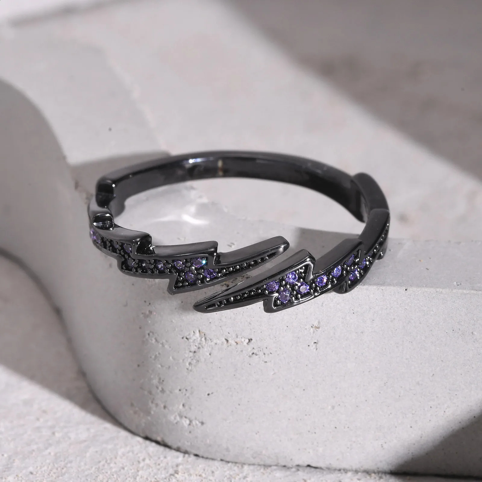 Vnox Zircon Lightning Open Rings for Men Women Black Silver Color Crystal Finger Band Adjustable Jewelry Gift 250807