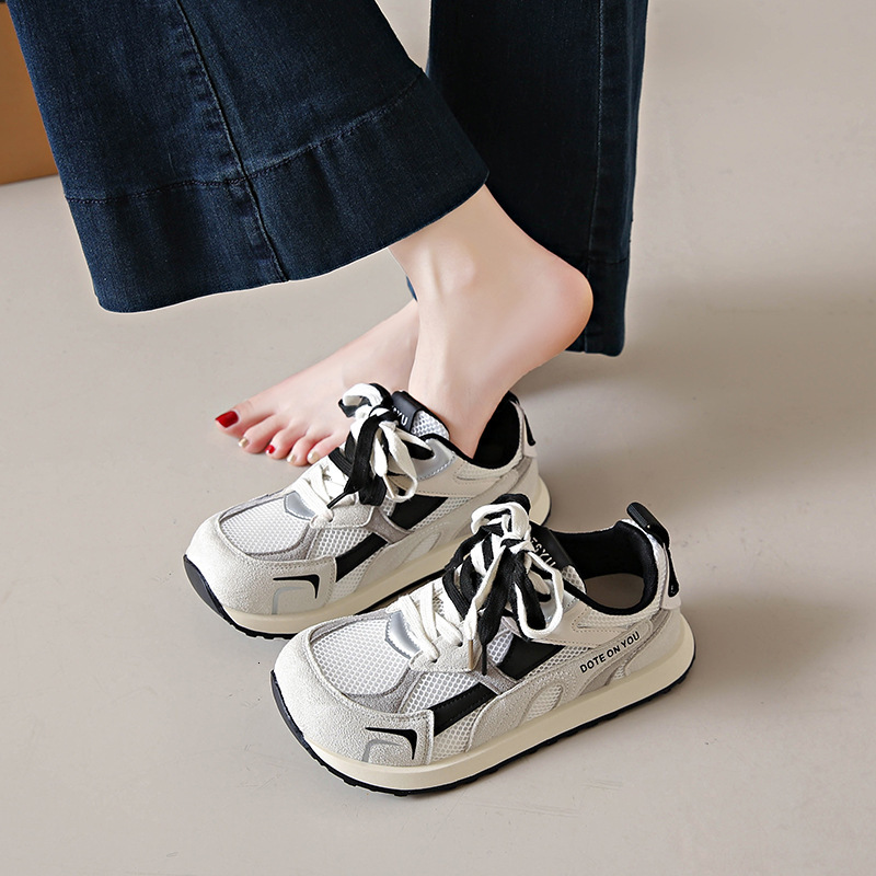 2025 White Sneakers for Women Autumn New Korean Version Ins Female Student Casual Sports Versatile Board Shoes Street Style T611 ddmysaturn