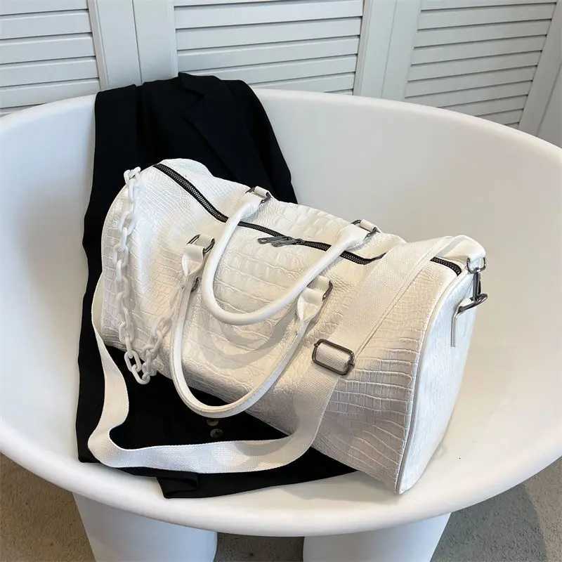 European / American Fashion Crocodile Pattern Embossed Large Capacity Portable Sports Travel Single Shoulder Crossbody Bag Trend Z250811
