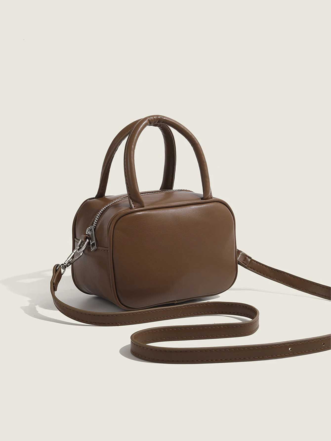 2024 Ladies Pillow Bag Advanced FAshion Tote Bag Bowling Boston Bag Crossbody Bag Small Square Bag Z250811
