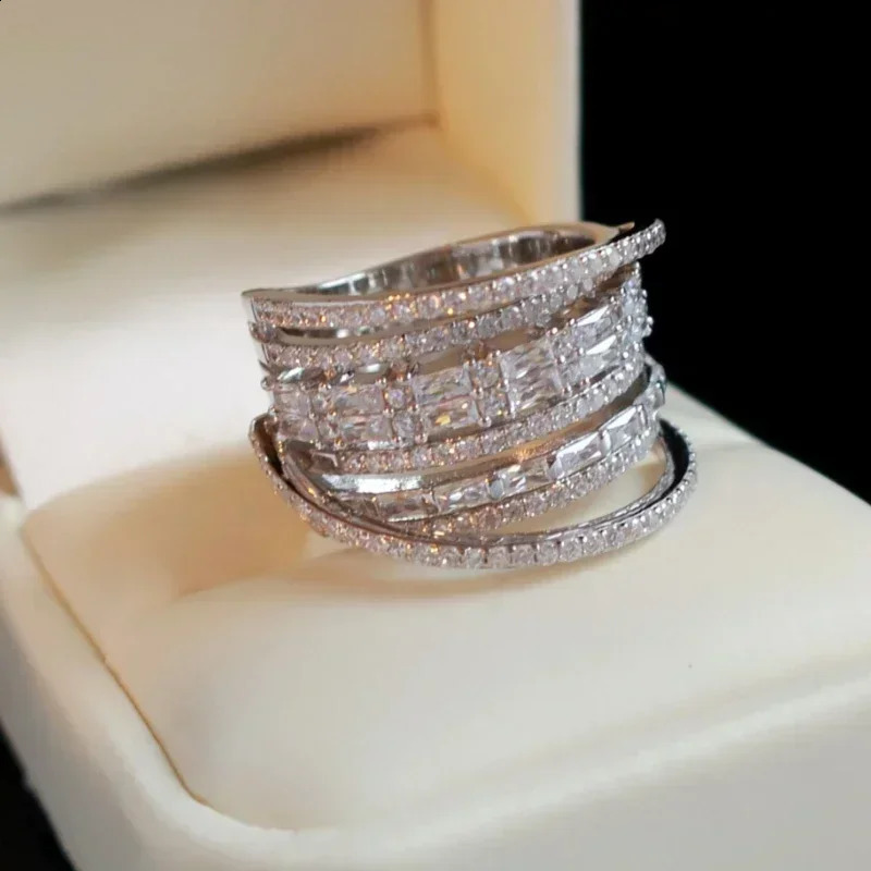 Brilliant Crystal Cubic Zirconia Wide Rings for Women Twist Female Jewelry for Wedding Party Chic Girl Ring 250807