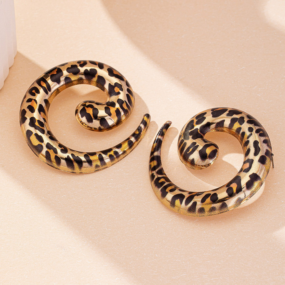 New Fashion Wholesale Geometric Short and Fat Punk Leopard Print Earrings Large Geometric Pattern Spiral Round Earrings