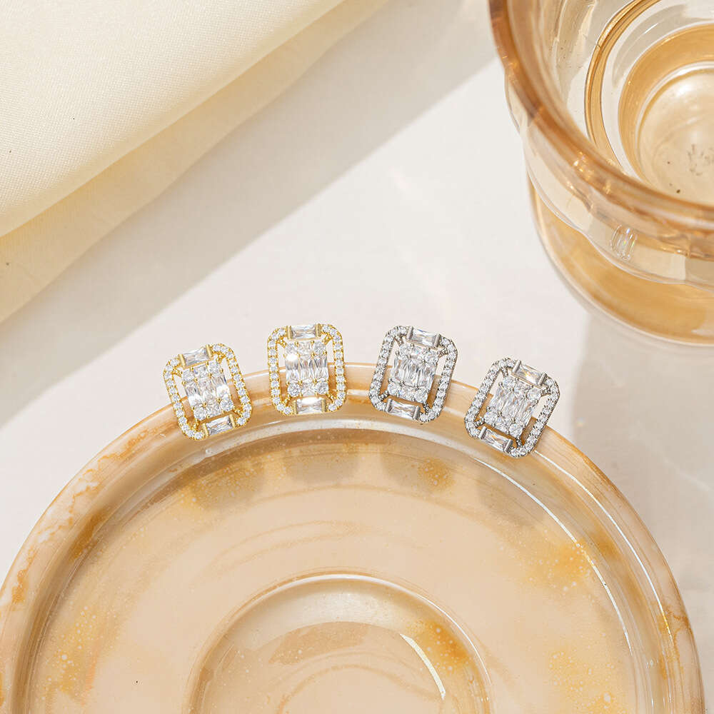 Dcollections Natural Shell Zircon Pearl Summer High-end Copper Gold-plated Thickened Electroplated Earrings Fashion Versatile Ear Jewelry