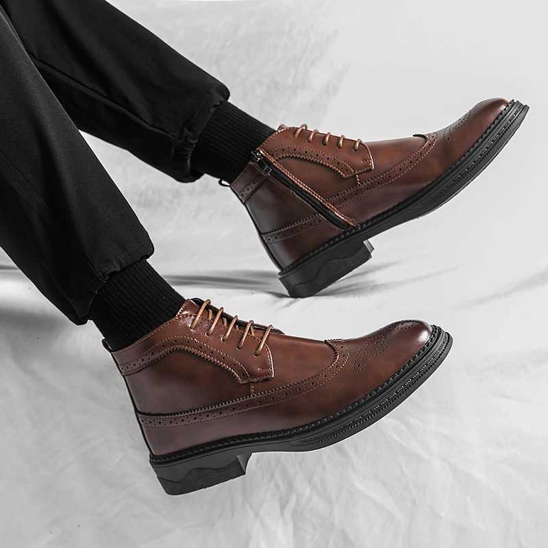 Men Block Heel Lace-up And Side Zipper Design Brogue Combat Boots W250811