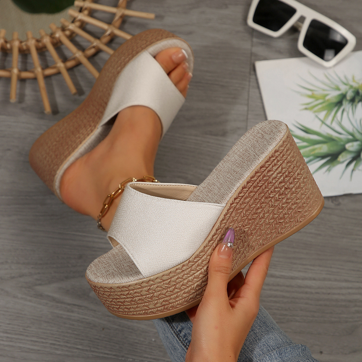 2025 Summer Thick-Soled Slippers for Women Waterproof Platform Thick-Soled Outdoor Slippers One-Strap Slippers 250605