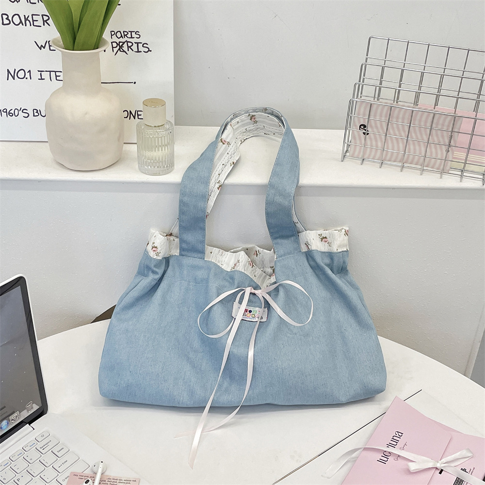 2025 Autumn New Double-sided Design Women's Shoulder Bag New Niche Design Butterfly Knot Travel Bag Student Shoulder Bag Autumn New Designer Bag 