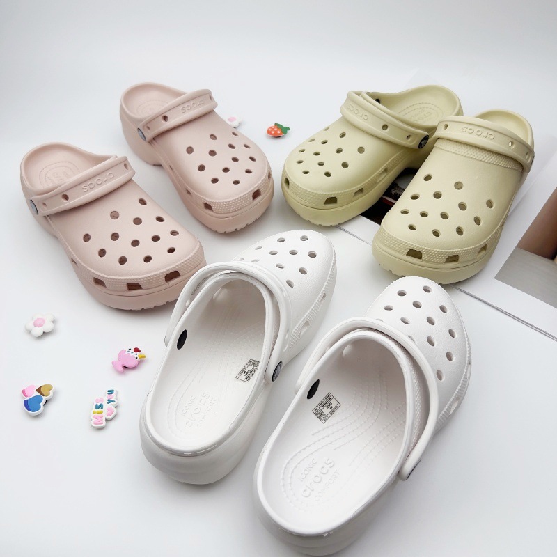 Slippers 2025 Breathable Soft Women Cloud Hole Outdoor Anti- Skid Thickened Bottom Soled Beach Sandals Adult Unisex Shoes
