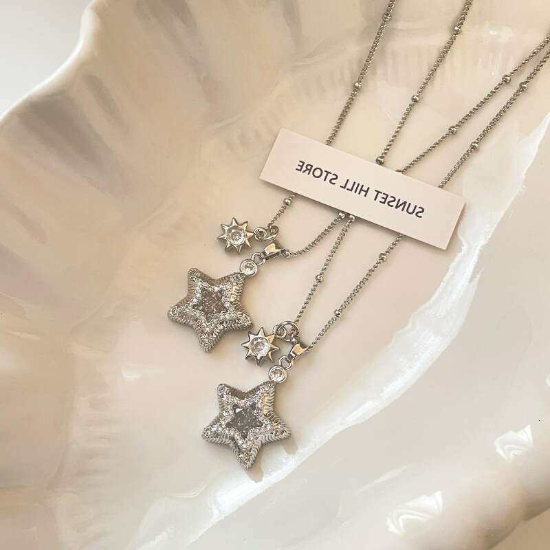 Super Shiny Pendant Ins Exquisite High-end Zircon Five-pointed Star Clavicle Chain Cool Style Metal Versatile Necklace