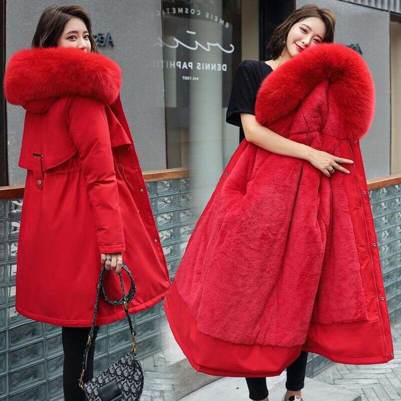Women's coat, medium to long, with a large leather collar and a V-shaped down cotton jacket