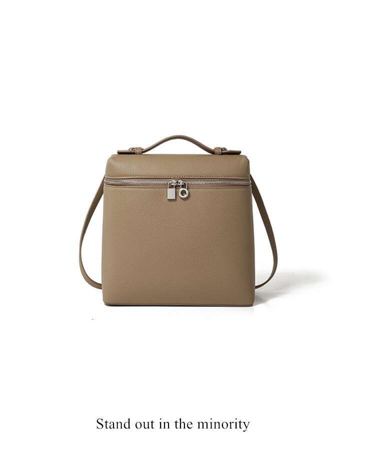 Designer Bag Tote Bag Shoulder Bag Manykostgivan Commuting Large Capacity Backpack For Women 2025 New Summer Lunch Box Niche Versatile Double Shoulder