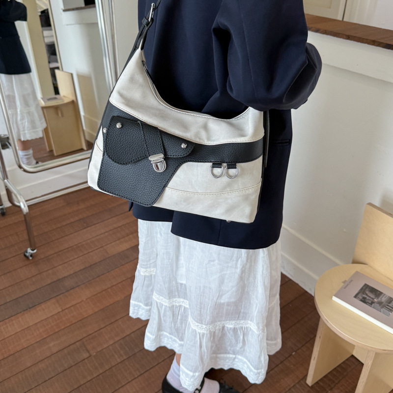 Autumn New Retro Large Capacity Women's Shoulder Bag, New Niche Fashion Commuting Niche Design Women's Crossbody Bag Autumn New Designer Bag