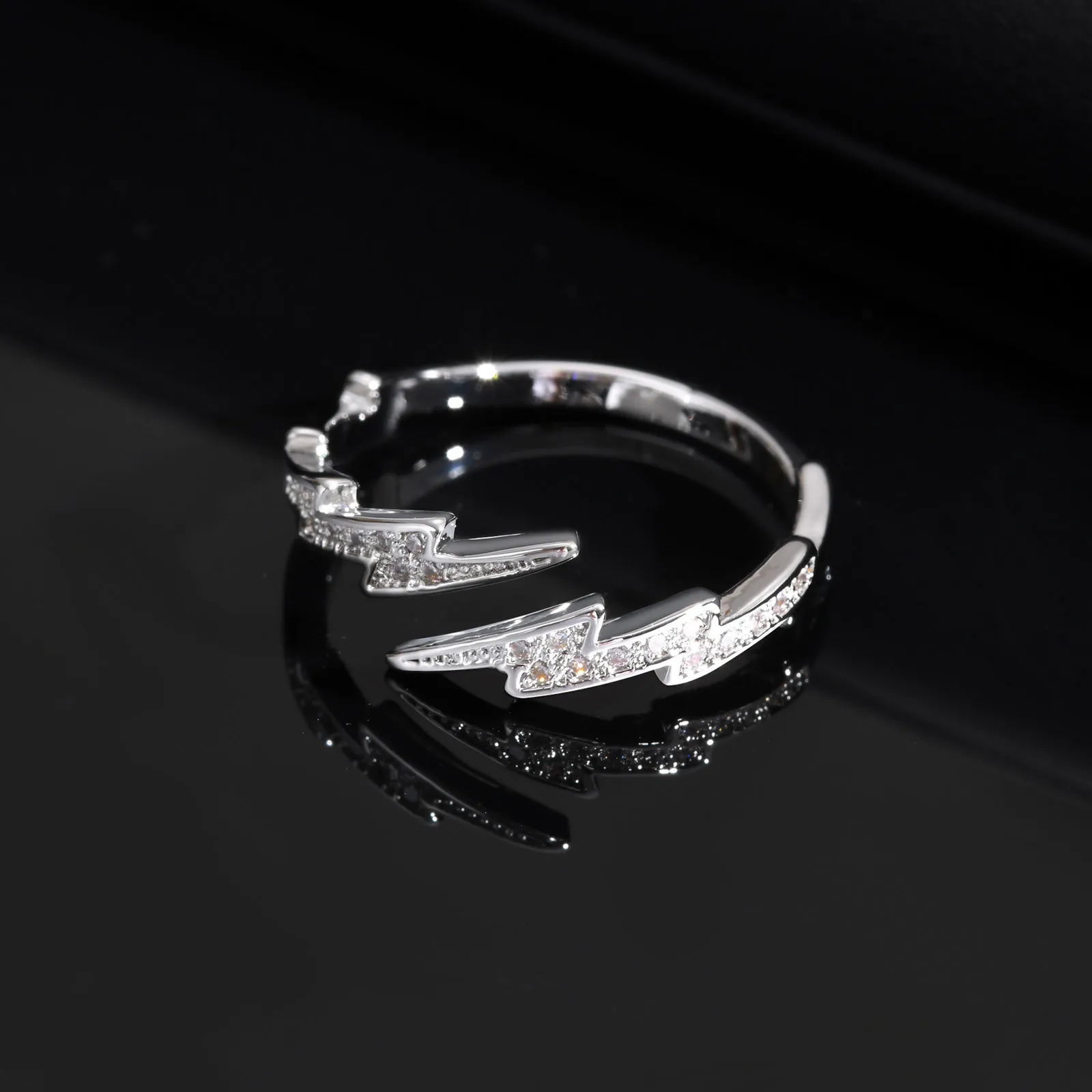 Vnox Zircon Lightning Open Rings for Men Women Black Silver Color Crystal Finger Band Adjustable Jewelry Gift 250807