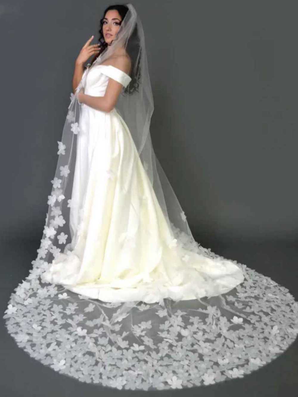 Illusion Flowers Wedding Veil Lace One Layer Cathedral Bride Veils Applique Edge Bridal Accessories Customized