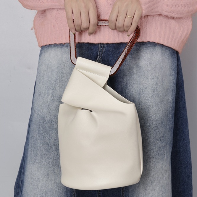 2025 New Bucket Bag for Women, Designer Acrylic Handbag, Fashion Women's Bag