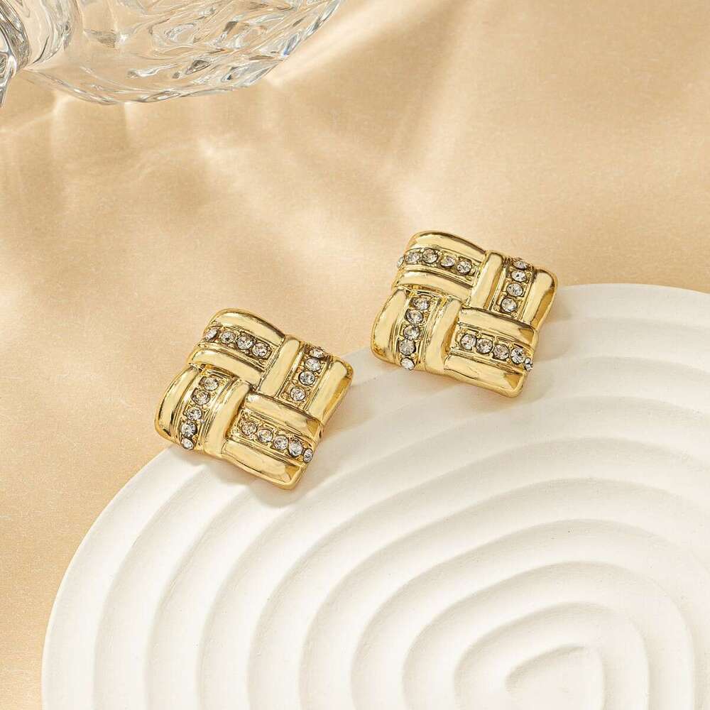 DHcollections Geometric Square Design Sense Dia-Encrusted Elegant Fashion Trendy Personality Women's Earrings