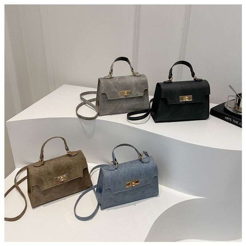 Maillard Women's Spring 2024 New Internet Celebrity Handheld Small Square Fashionable and Western Style Crossbody Lock