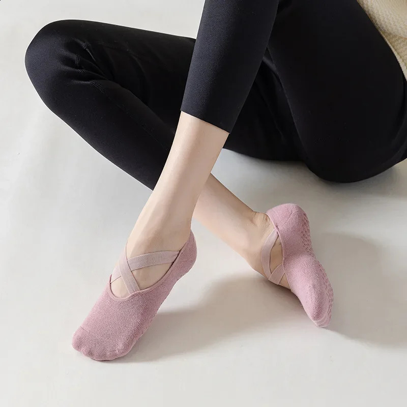 1Pair Professional Women Yoga Socks Silicone Antislip Ballet Pilates Sock Backless Breathable Bandage Dance Sports 250805