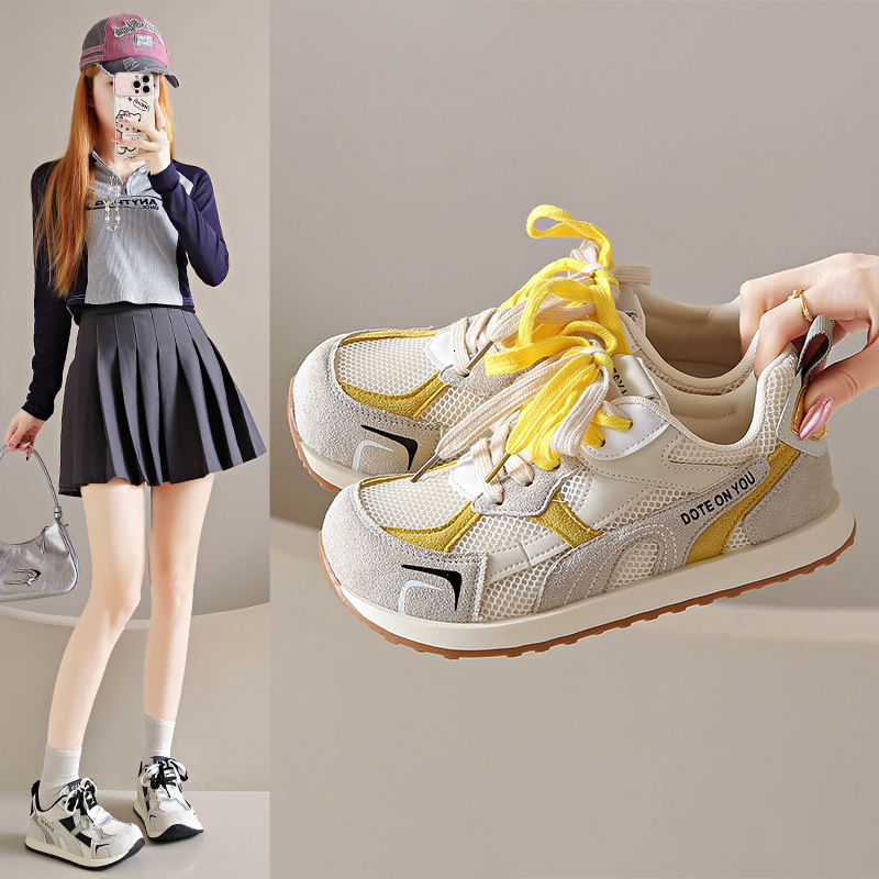 2025 White Sneakers for Women Autumn New Korean Version Ins Female Student Casual Sports Versatile Board Shoes Street Style T611 ddmysaturn