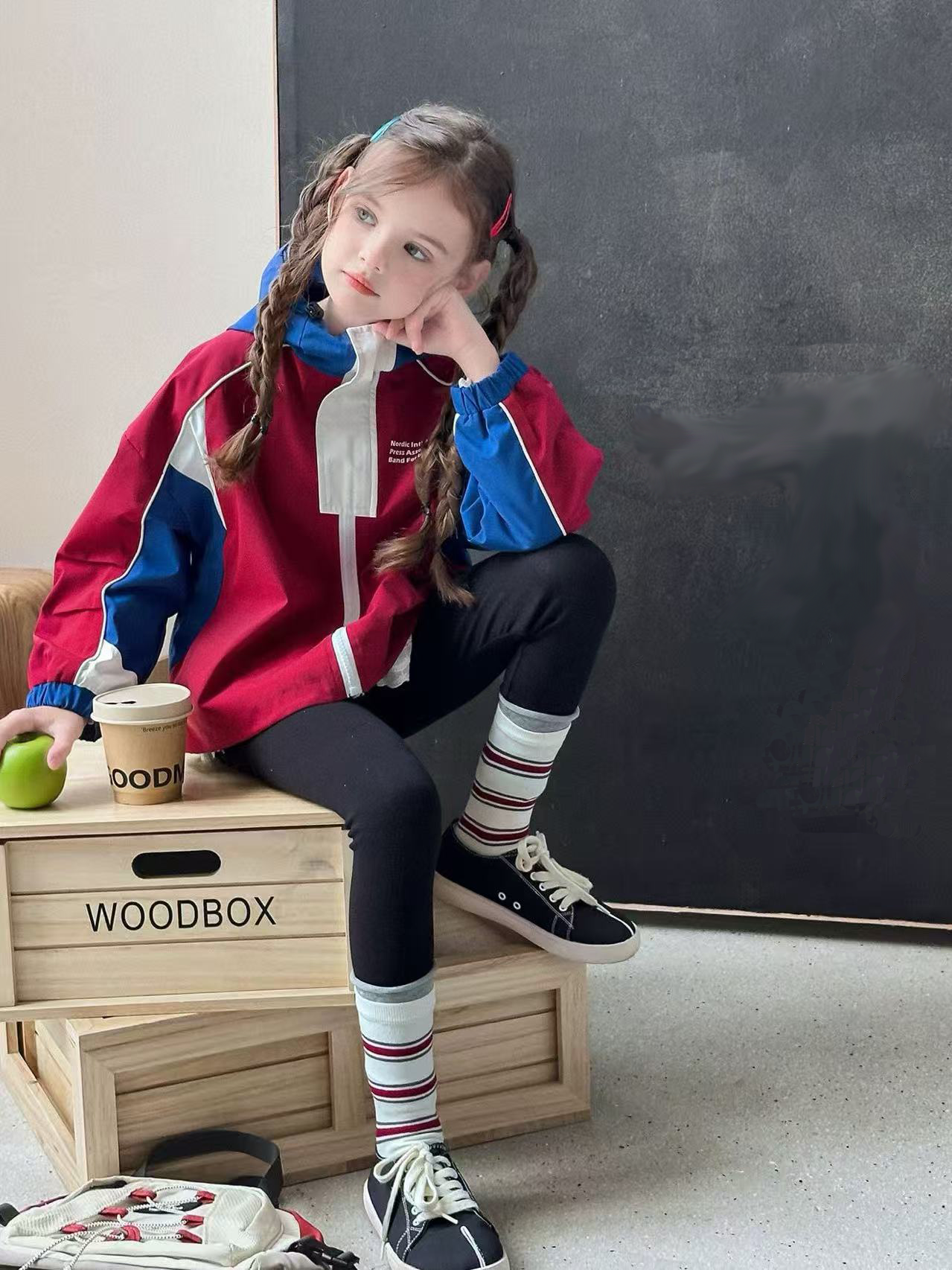 Girls' jacket color blocked jacket hooded jacket outdoor sports style jacket with short silhouette as the core design highlight