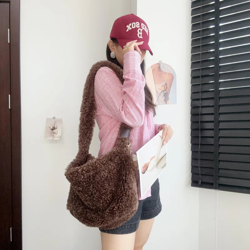 Fashion Winter Womens Soft Plush Shoulder Bags Faux Lamb Wool Ladies Crossbody Bag Large Capacity Female Furry Tote Handbags 250811