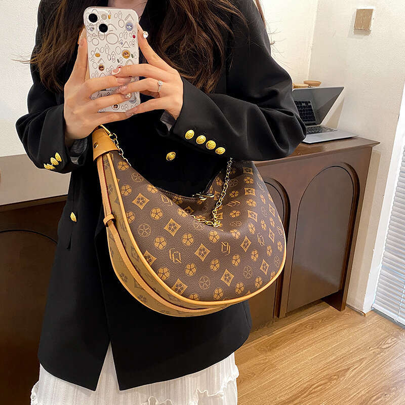 DHessentials Oversized Pea Pod Shoulder Bag - Fashionable PU Crossbody Purse for Women, Large Moon Dumpling Bag (36x23x9cm, 550g)