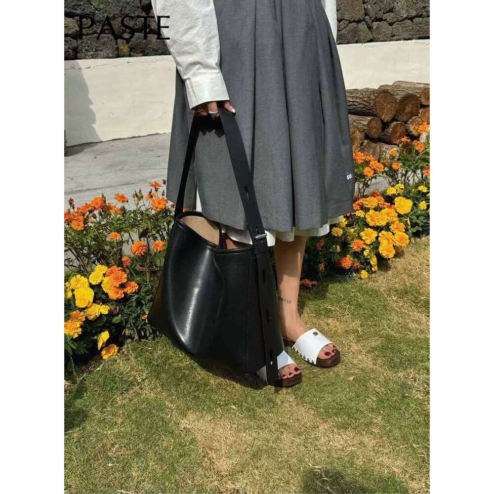 New Simple Glossy Oil Wax Cowhide Leather Women Armpit Shoulder Bag Adjustable Handle Long-handle Travel Handbag Large