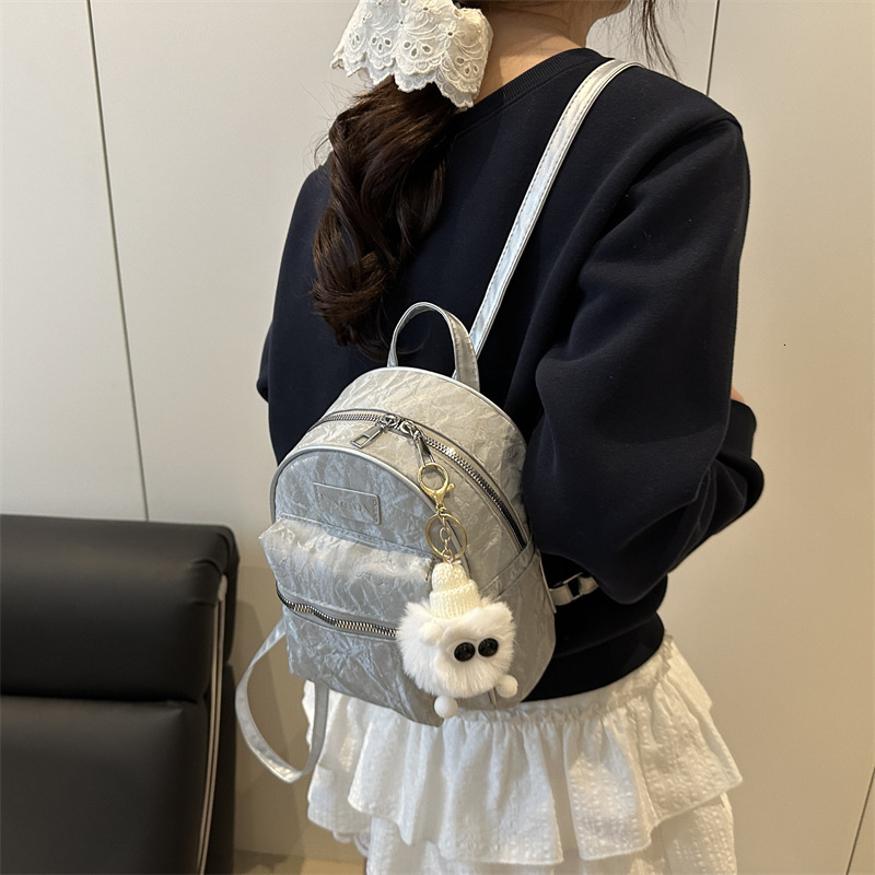 2025 Summer New Fashionable Travel Bag for Women, Minimalist and niche Style, New Casual Student Backpack, Designer Bag, Designer Backpack