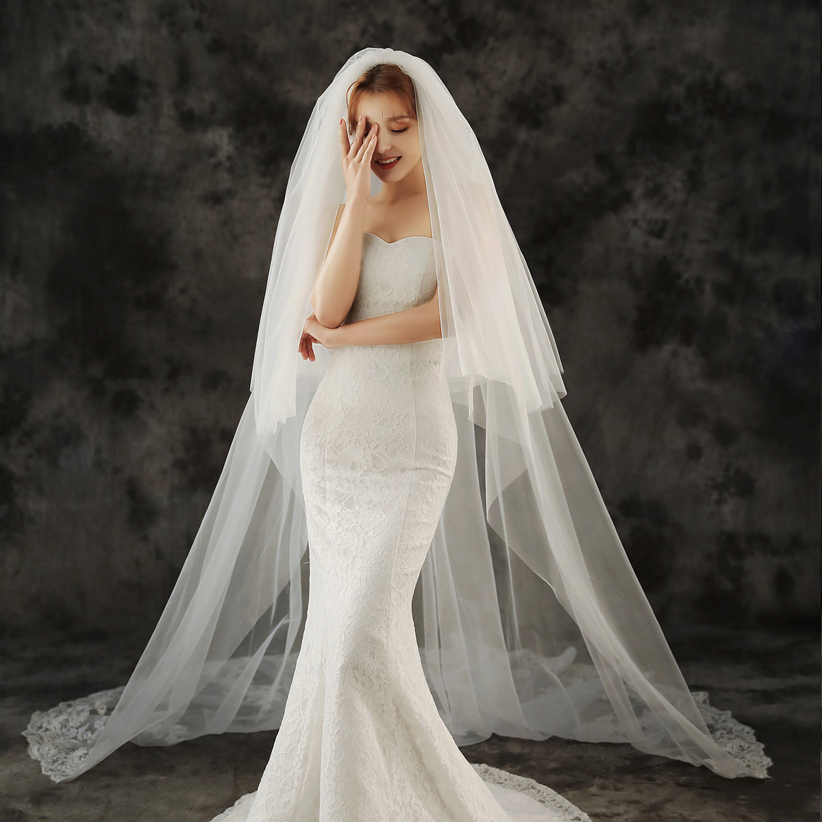 In Stock Two Layer Long Cathedral Length Wedding Veils Lace Appliques Edge Bridal Veils Wedding Accessories