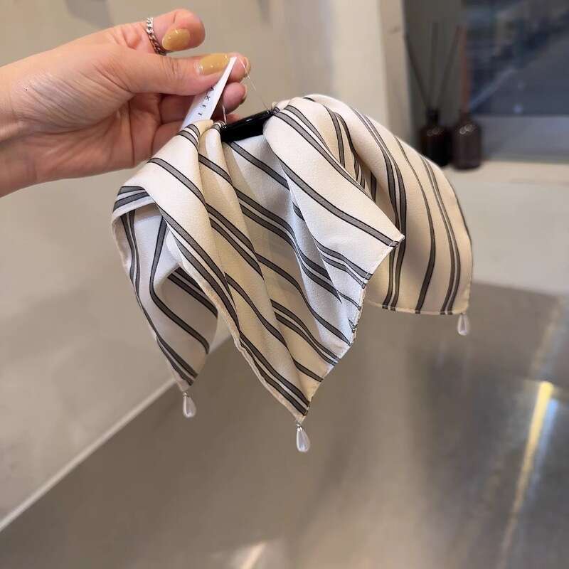 Korean Style Sister Pearl Pendant High-End Striped Fabric Shark Clip for Women, Back of Head Hair Claw