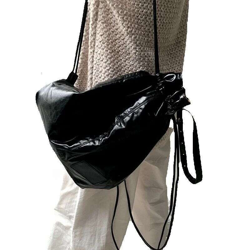 2025 Autumn And Winter High Quality Drawstring Design Commuter Multifunctional Women's Backpack Fashion Versatile Casual Daily Personalized