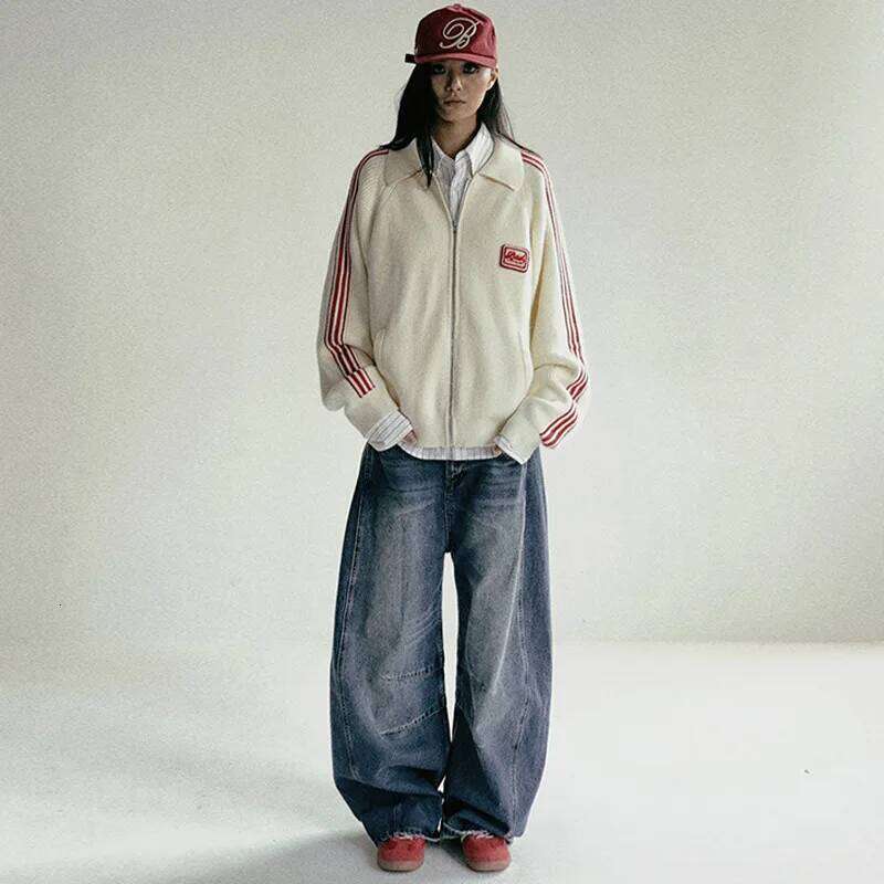 Designer Clothing 2025 Blood Red Knitted Jacket Women's American Retro Embroidered Zipper Cardigan Top