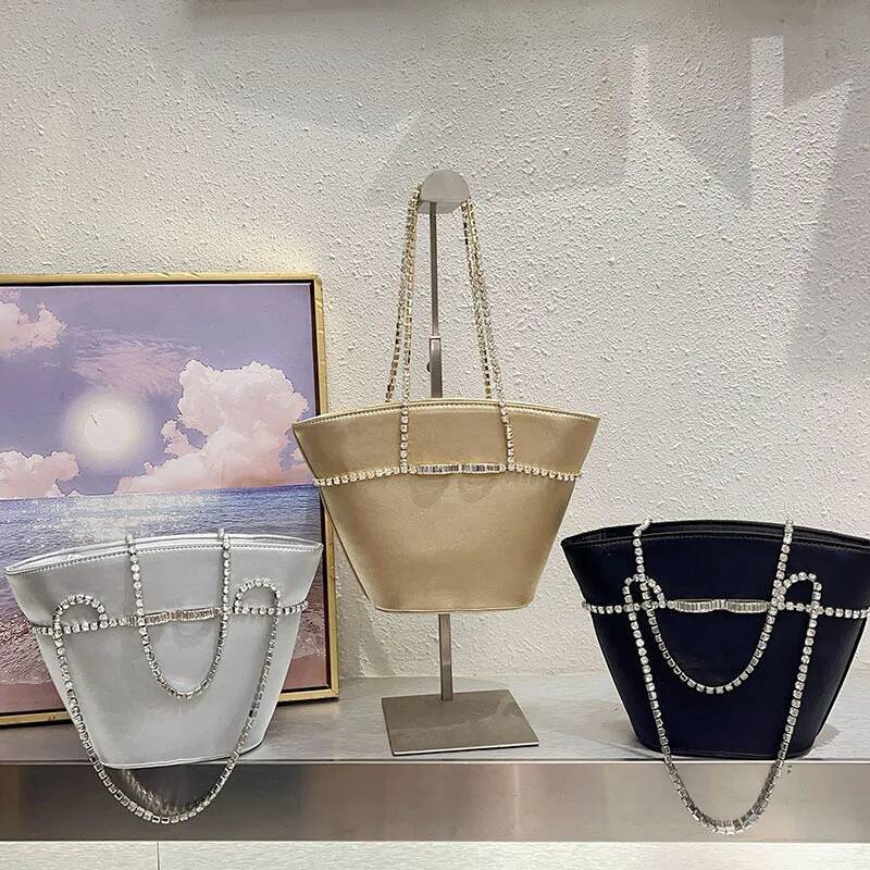 2025 Autumn New Women's Light Luxury Handbag Fashion Underarm Handbag Crystal Embossed Women's Shoulder Bag Autumn New Designer Bag Women�