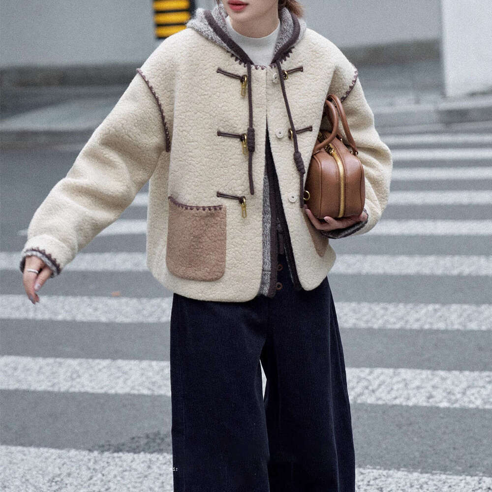 Short splicing hooded buttoned wool coat with multifunctional pocket