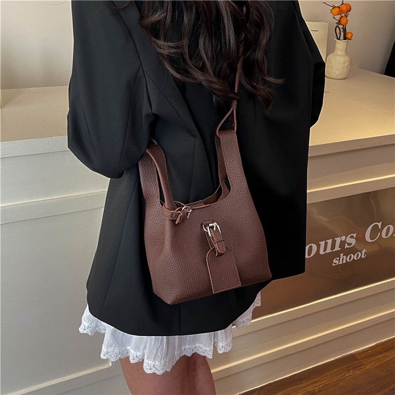 Autumn New Women's Vegetable Basket Bag Outdoor Small Handbag Retro Commuting Women's Crossbody Bag Autumn New Designer Bag Women's Sho