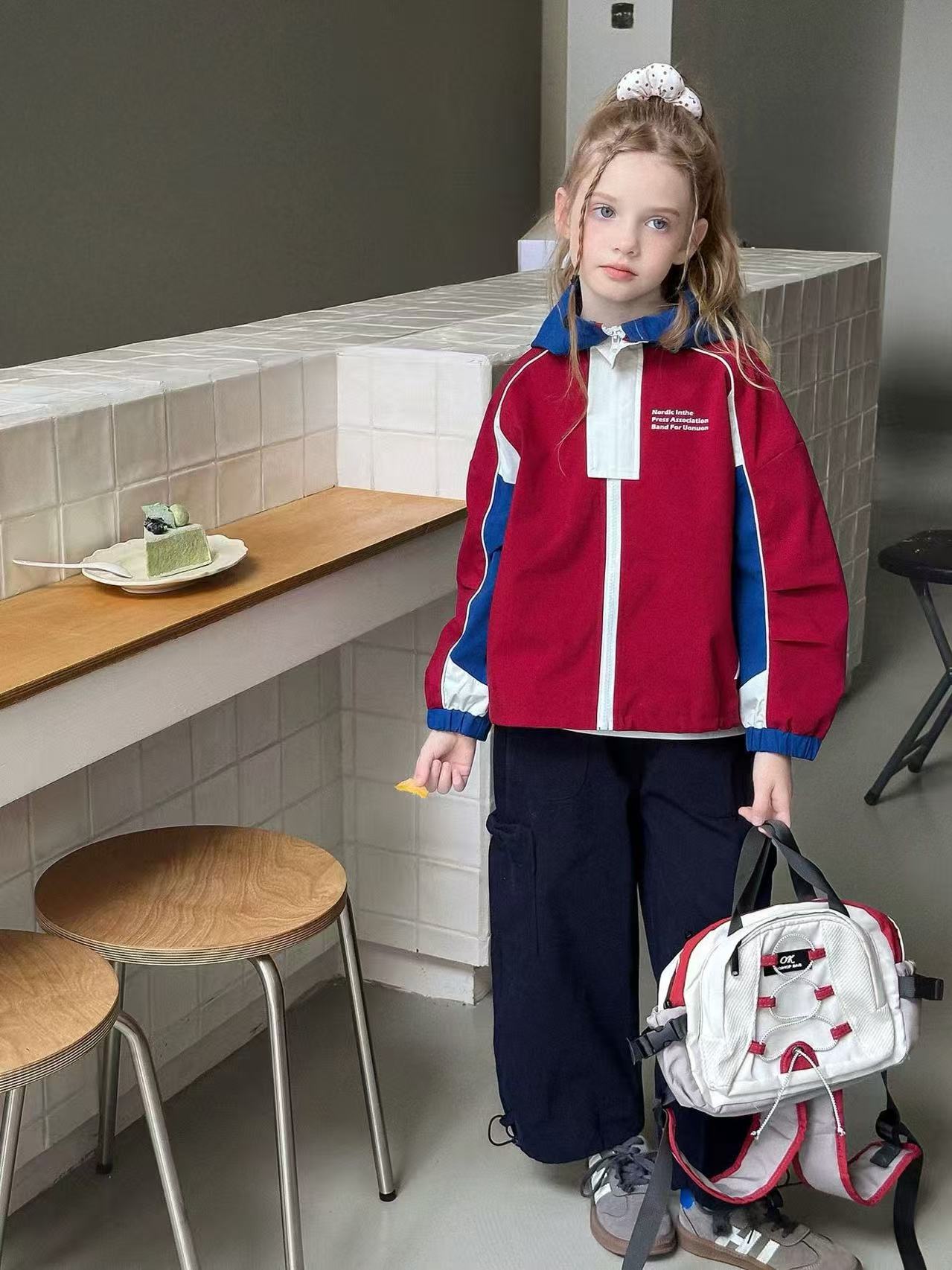 Girls' jacket color blocked jacket hooded jacket outdoor sports style jacket with short silhouette as the core design highlight