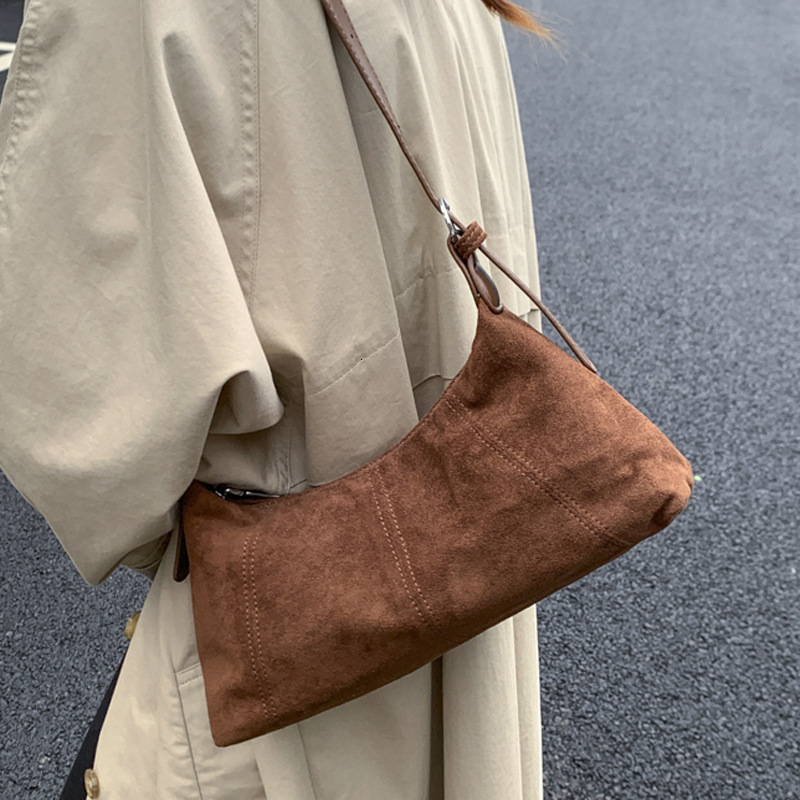 Suede for Women 2025 New Simple Fashion Underarm Single Shoulder Commuter Crossbody Bag ddmymoon