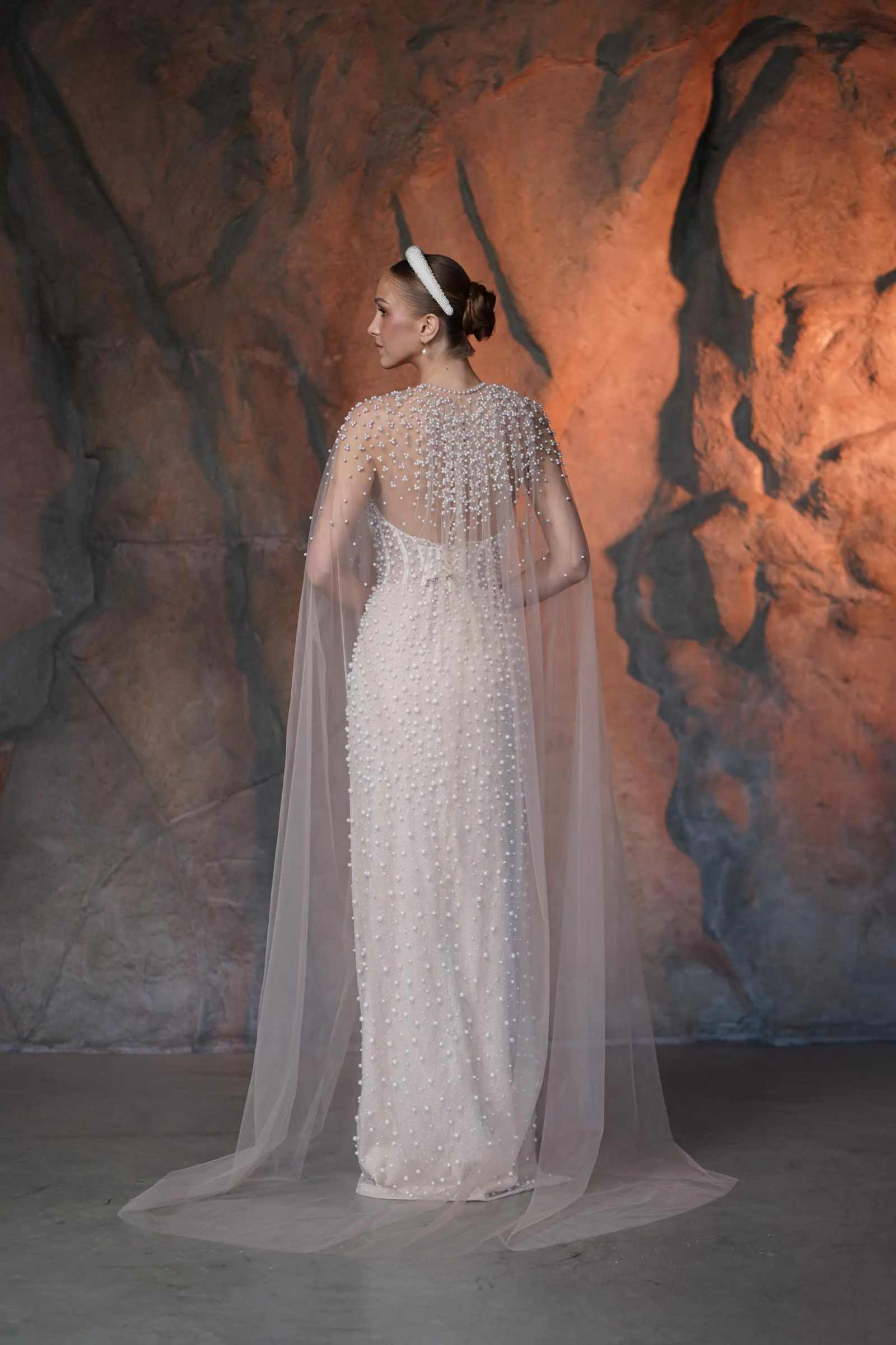 Classic Bridal Veils For Women Pearls Beaded 2m Floor Length Voile Marriage Wedding Veil Tulle Bride Accessories Custom Made