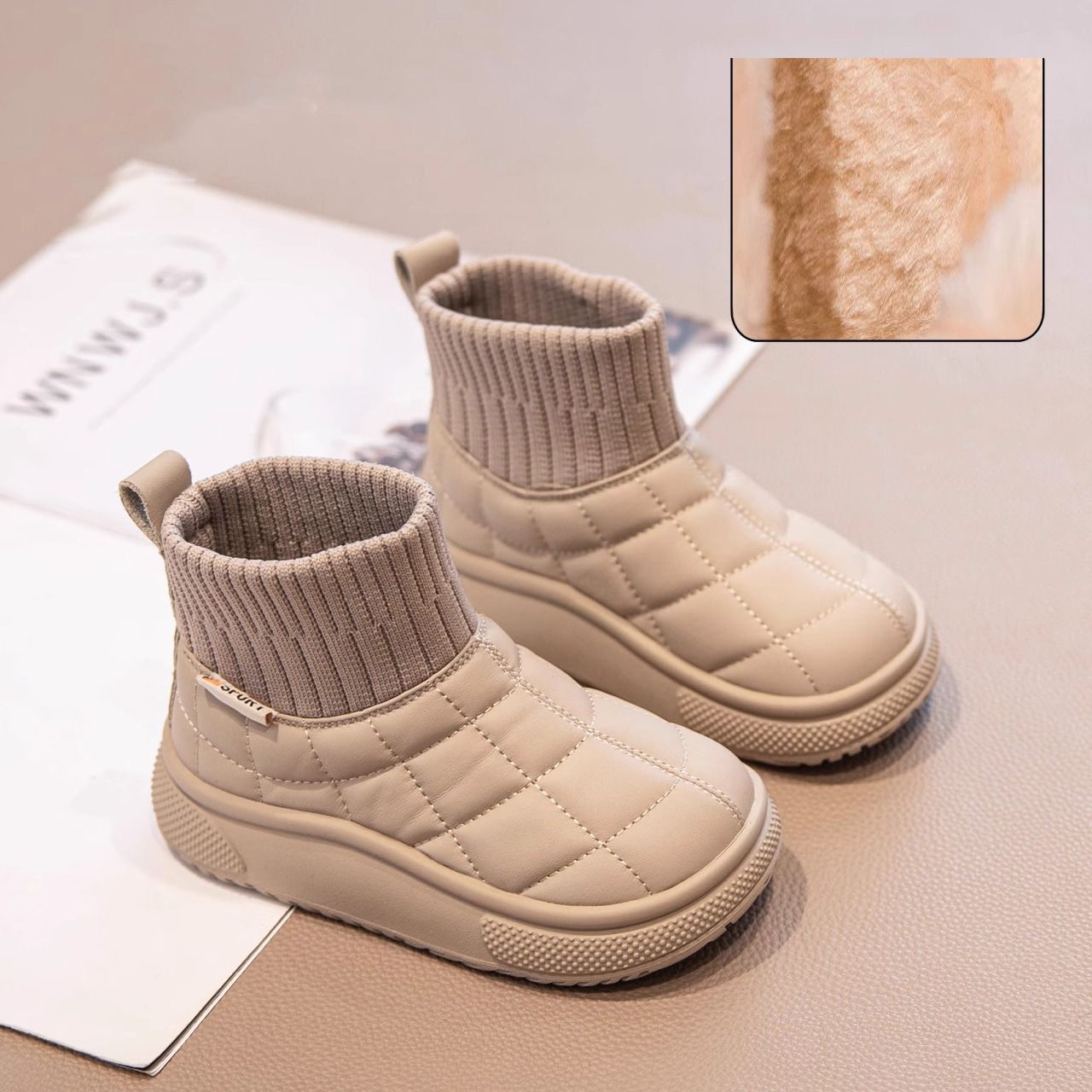 2025 New Solid Color Fashion Plaid Kids Casual Snow Boots Plush Winter Soft Baby Boys Girls Short Boots Cutefeet Toddler Cotton Shoes Sizes 26 - 37 C0
