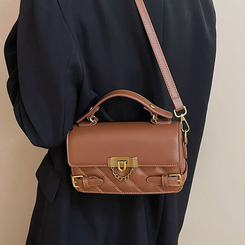 2025 Autumn New Women s Shoulder bag Bag Fashionable Quilted Handbag Niche Design Lock Buckle Women s Crossbody women s Bag Retro Light Luxury Autumn 