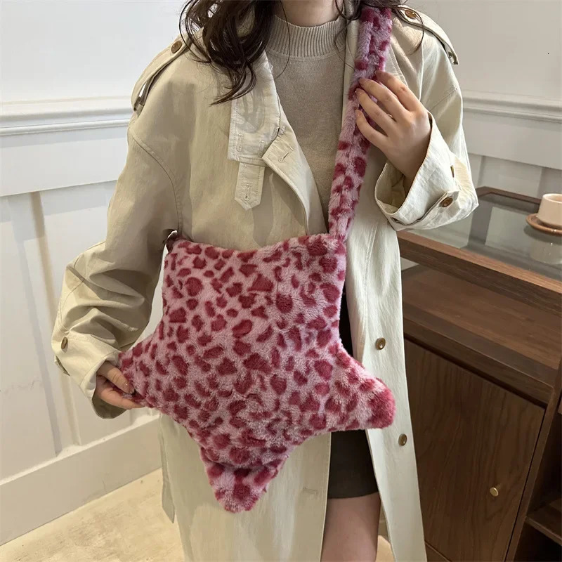 Winter Furry Star Large Capacity Girls Shoulder Bag Vintage Tote Handbags Female Purse Leopard Plush Crossbody Bags for Women 250811
