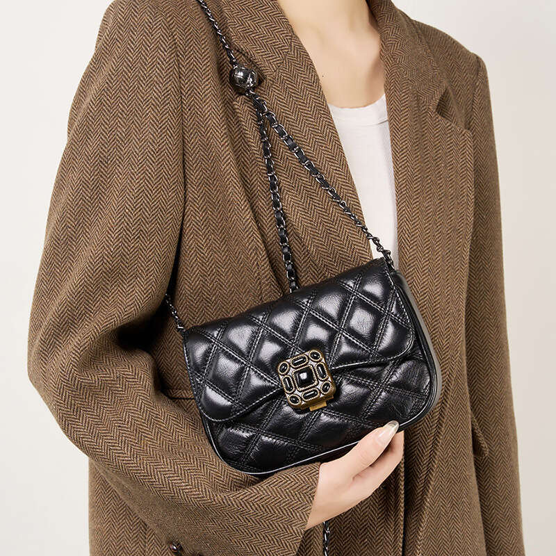 High-end women's clothing trendy fashion niche crossbody quilted chain design shoulder small square stray bag