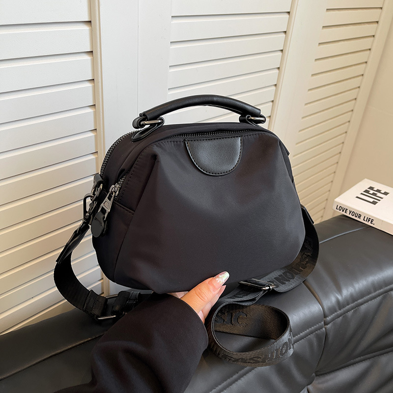 Lightweight Oxford Cloth Handbag for Women 2025 New Simple Casual Multi-layer Large Capacity Single Shoulder Crossbody Bag ddmymoon