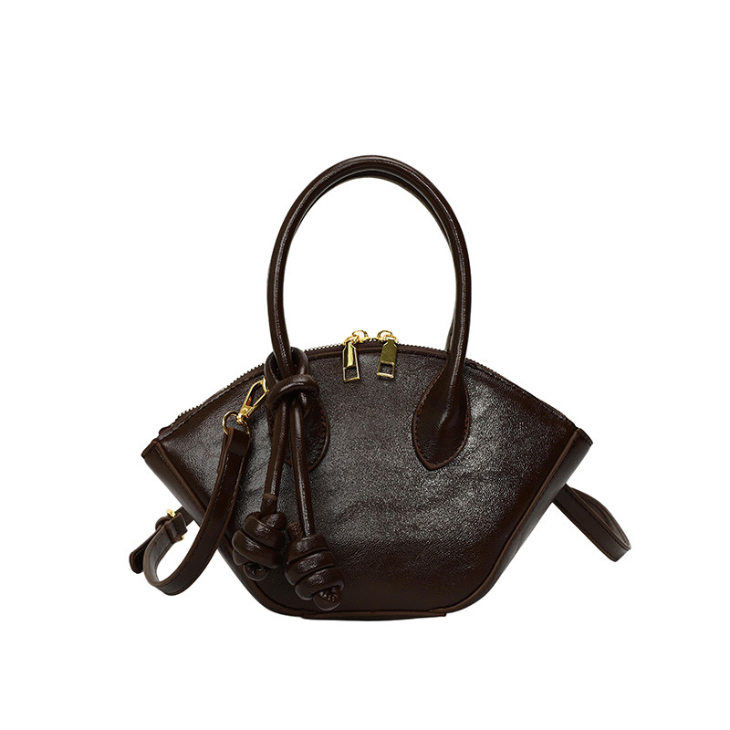 Elegant Casual Design Handbag Featuring Classic Colors & Contemporary Charm