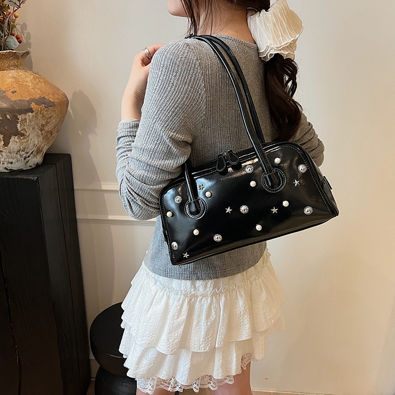 New Women's Urban Simple Trendy High-end Pillow Pearl Versatile Shoulder Bag Women ddmymoon