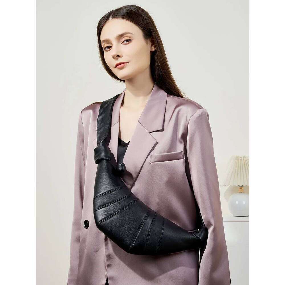 Top Layer Lambskin Slanted Croissant Leather One-shoulder Diagonal Dumpling Bag Women Party Bags Woman