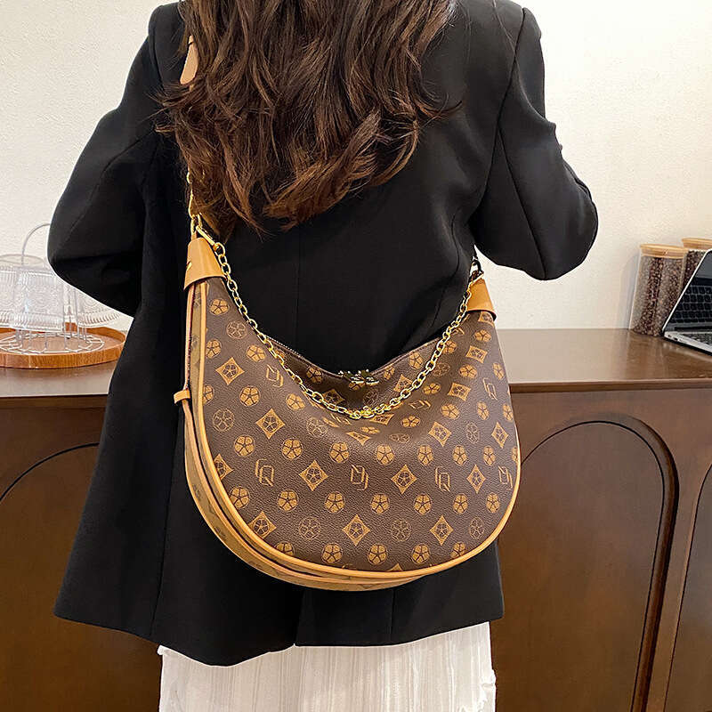 DHessentials Oversized Pea Pod Shoulder Bag - Fashionable PU Crossbody Purse for Women, Large Moon Dumpling Bag (36x23x9cm, 550g)
